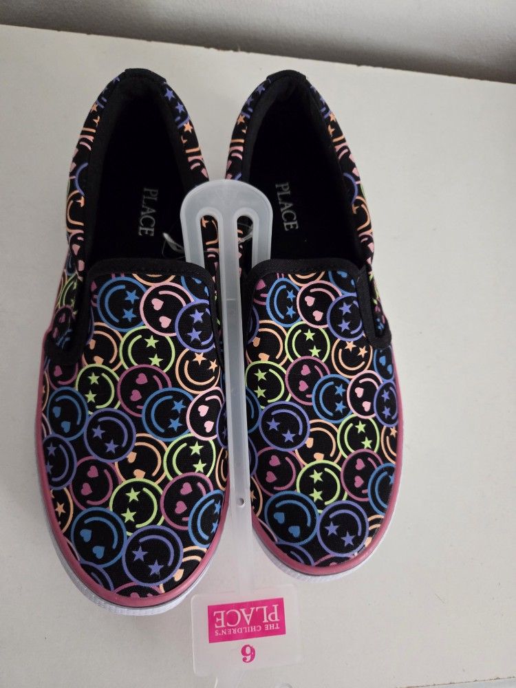 Girls Slip On Sneakers, Size 6Y