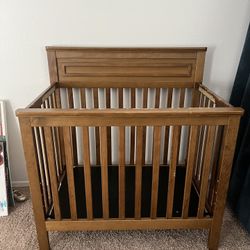 Baby crib (mini)