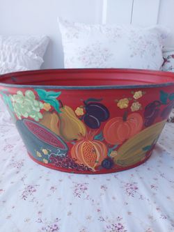 Vintage Tin / Metal Hand Painted Basket 