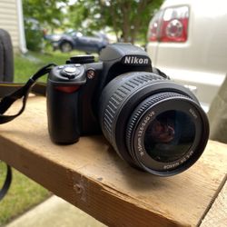 Nikon D3100 Camera VR