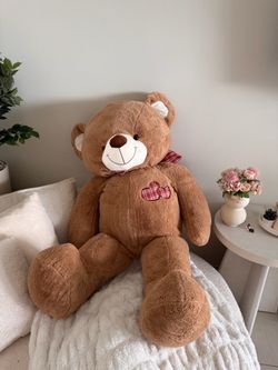 Extra large teddy bear