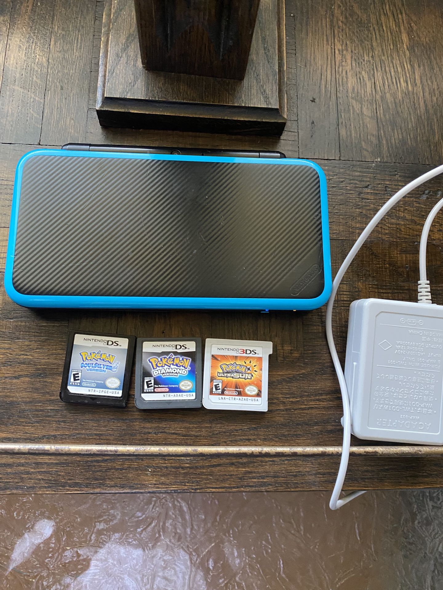 Nintendo 2Ds XL + Pokemon Games