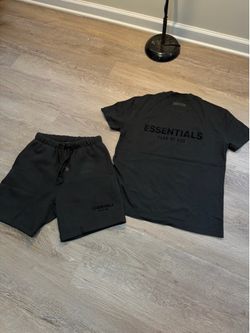 Fear of god Essentials
