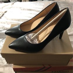 Women’s Black Pumps