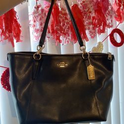 Leather COACH Purse