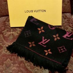 New in box in Louis Vuitton logomania long scarf as new never worn