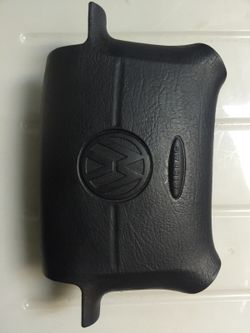 96-99 Jetta Drivers Side Air Bag. Good working condition.