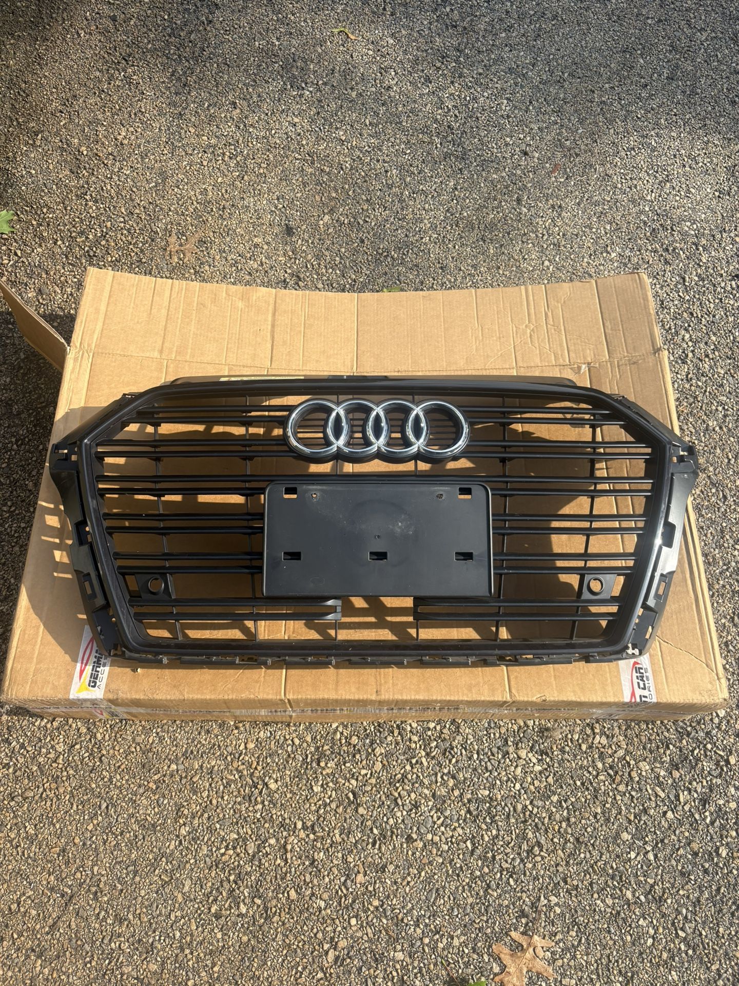 2017-2020 Audi A3 S Line - S3 Quattro Center Grille USED OEM 8V5-853-651-T
