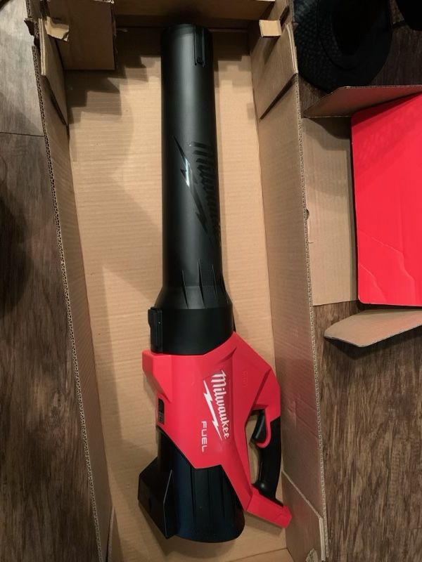 Milwaukee m18 blower new model brand NEW 100$ firm