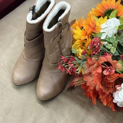 Women’s Ankle Boots with Block heel and Faux-Fur Lining