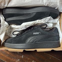 Puma (women’s) Sneakers  Black, Size 4 1/2