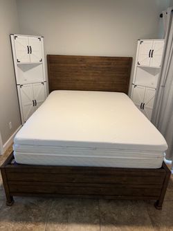 Solid Wood Queen Size Storage Bed with Pillow Top Mattress and tempur-Pedic Mattress Topper