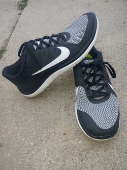 Like new women shoes size 10