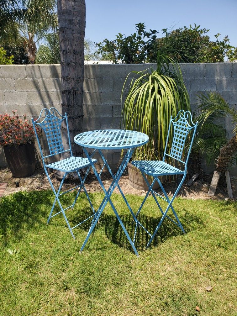 Bistro Set. Bar High Chairs And Table