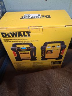 DeWALT 1600 Peak Amp Jump Starter with Digital Compressor