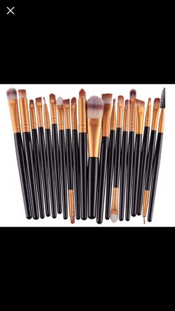 Eye makeup brushes