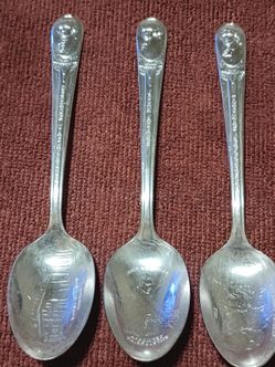 8 Collectable spoons