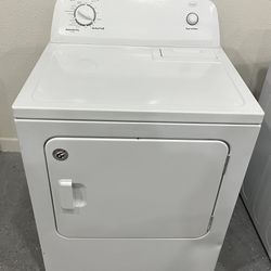 Roper Electric Dryer In Great Work Condition. No Issues Works Good.