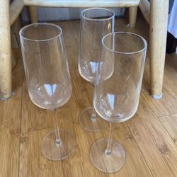 Stemware glass sets of champagne flutes and wine glasses