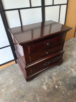 One (1) Nightstand