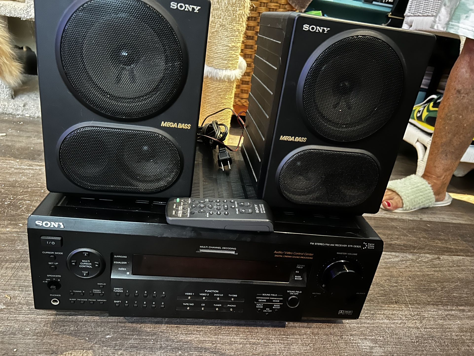 SONY STR-DE825 🎵RECEIVER WITH REMOTE AND SPEAKERS