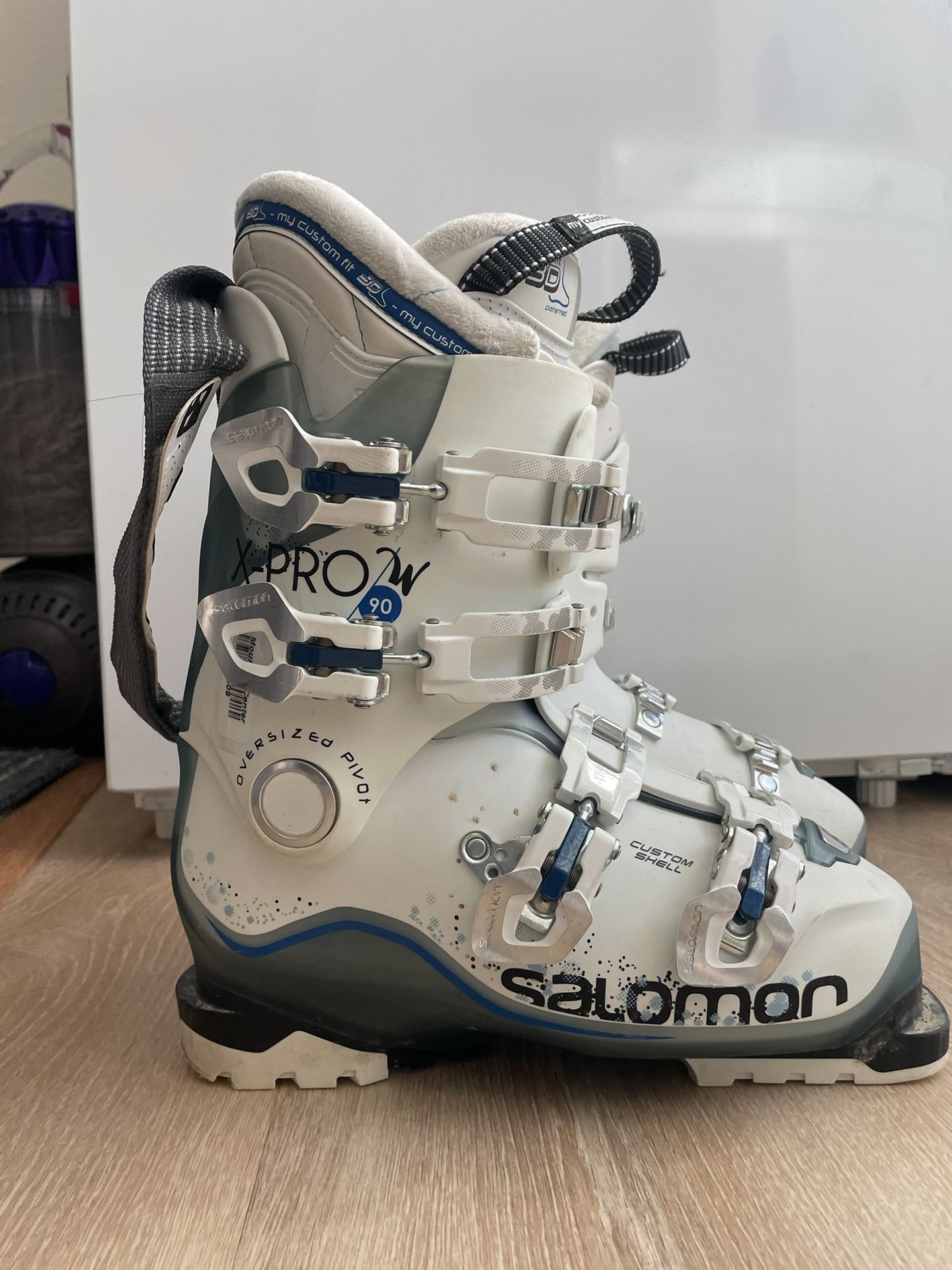 Women’s Salomon Ski Boots
