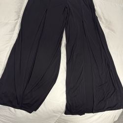 Dressy Black Wide Leg With Slits In Front Of Legs. See Pictures. From Forever. 21 Size Large.