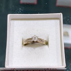 10k Diamond Ring 