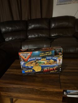 Monster Jam, Monster Dirt Arena 24-Inch Playset