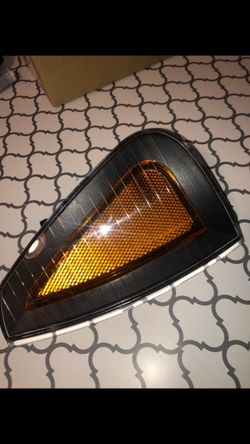 Charger 2006 passenger headlight