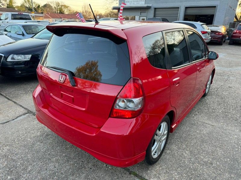 2007 HONDA FIT SPORT

150k miles

No finance , Cash price : 5750$ + processing fee firm price.

Excellent condition for the year  , Runs and drives gr