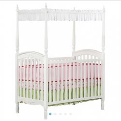 Convertible Crib  With Canopy W/Dresser 