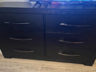 Dresser and Nighstand 300 obo
