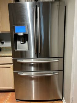 Samsung Stainless Steel French Door Refrigerator w/ Beverage Drawer