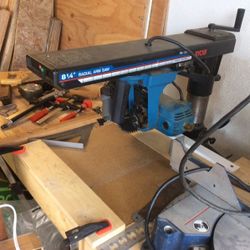Radial saw wit table