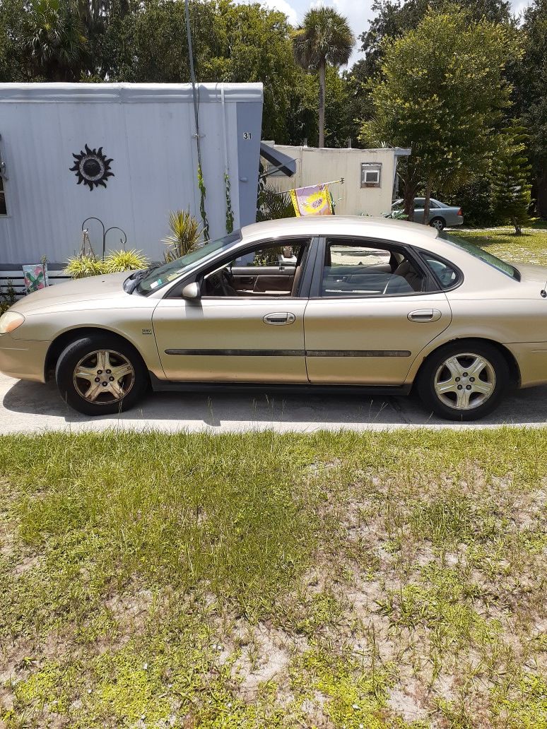 2001 Ford Taurus