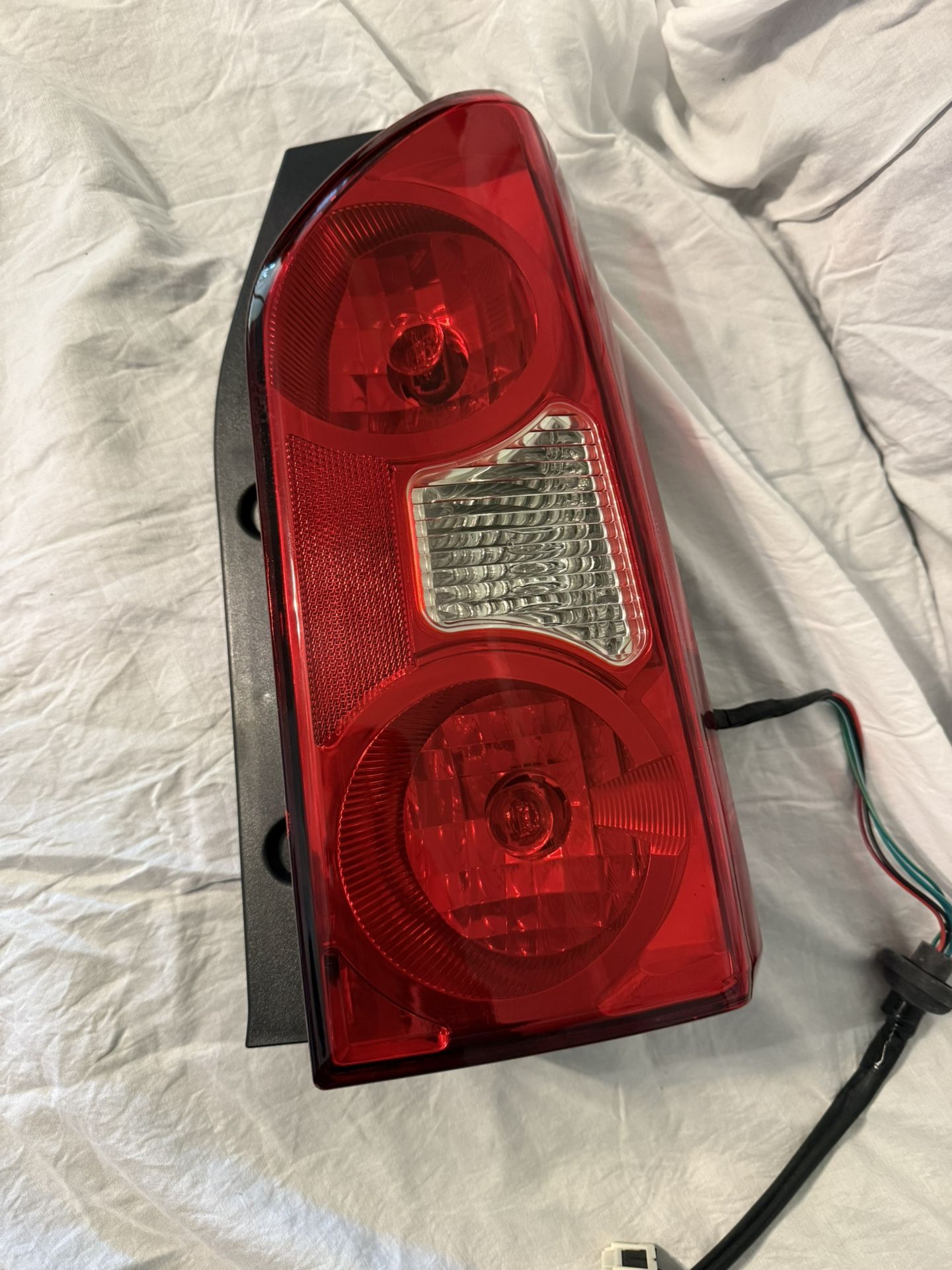 2005-2015 Nissan Xterra passenger side (right) tail light