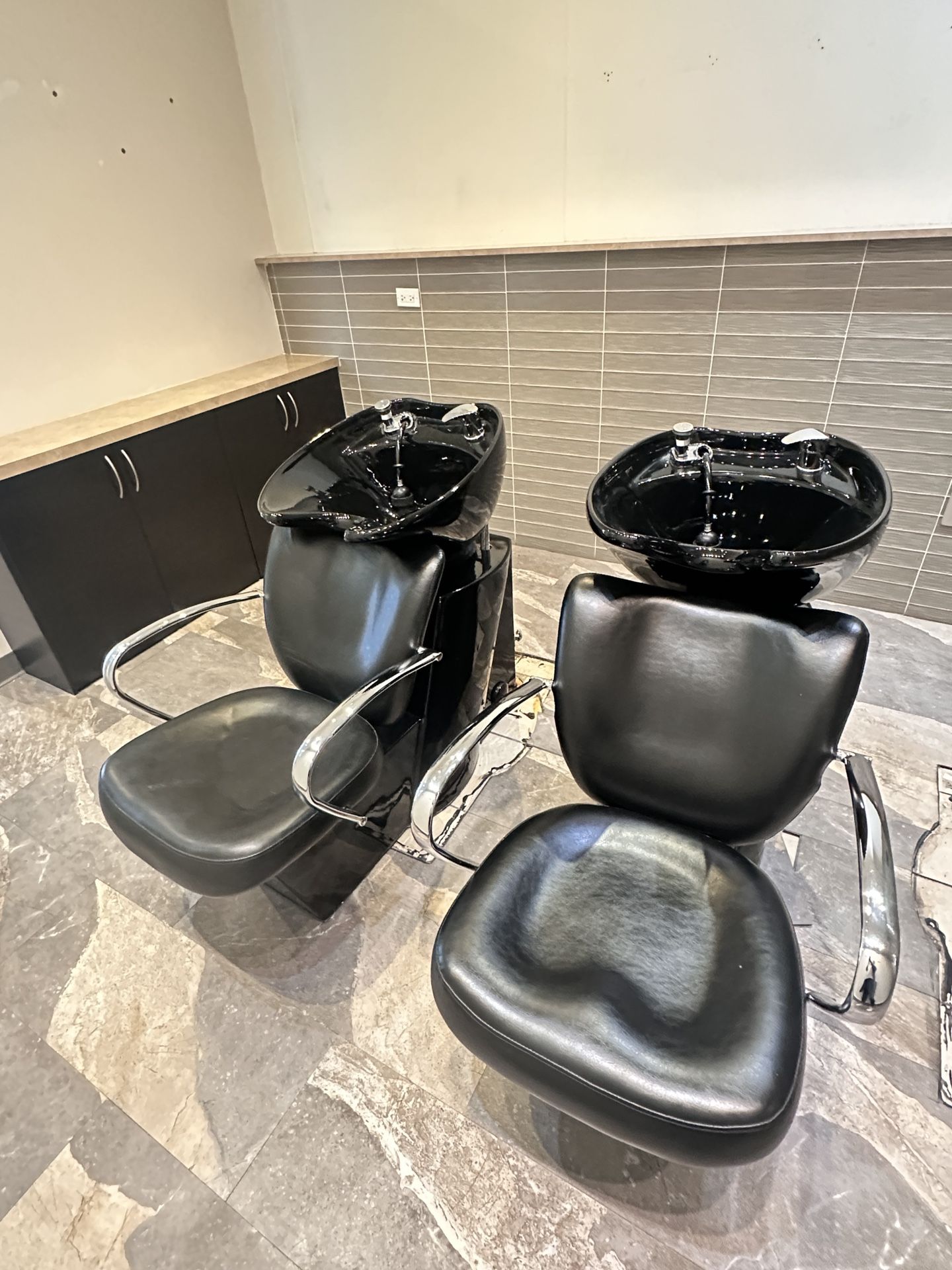 2 Hair Washing Stations Leather Perfect Condition
