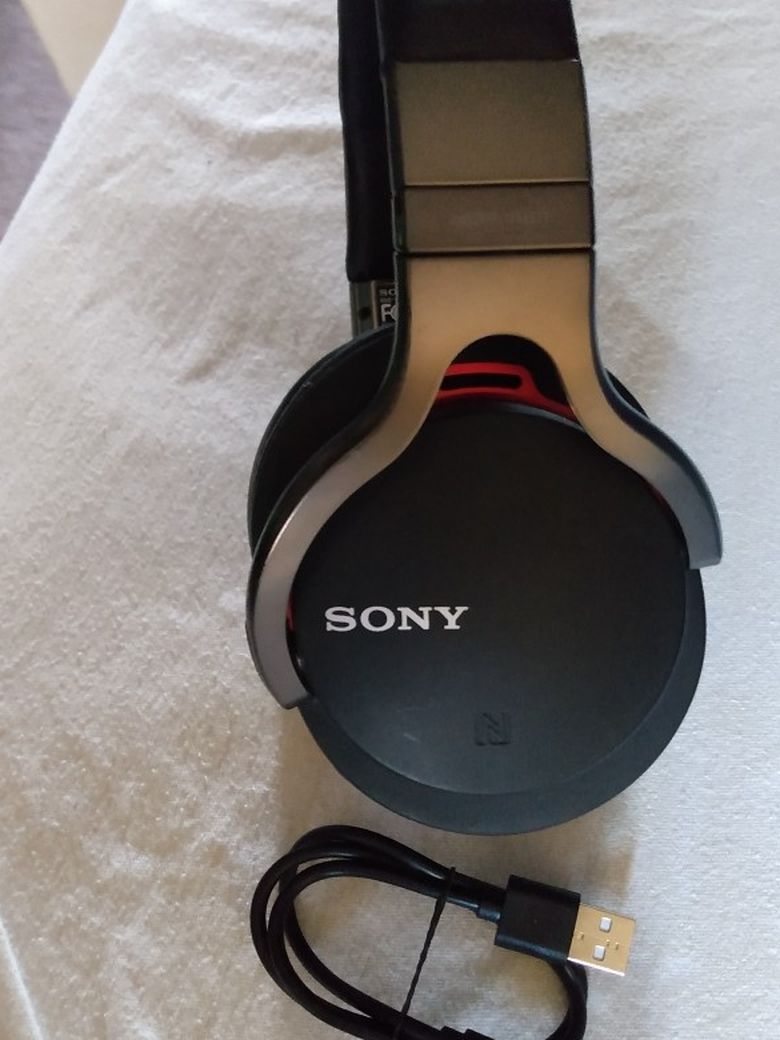 SONY MDR-1RBT PREMIUM HEADPHONES BLUETOOTH NOISE CANCELLING DIGITAL AMPLIFIER S-MASTER WIRELESS FROM JAPAN