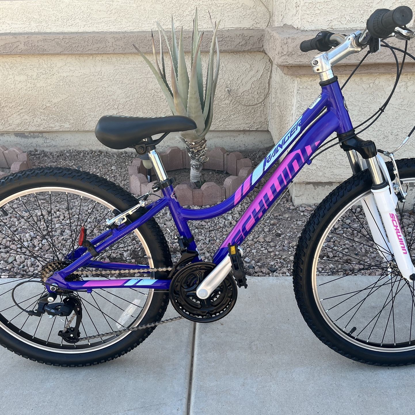 giant hybrid bicycle 2021 Giant Cypress Comfort Hybrid Bike