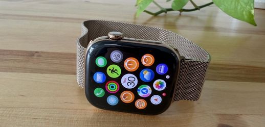 Like New Unlocked Apple Watch Series 11 46MM Gold Titanium Cellular + GPS with Milanese Loop.