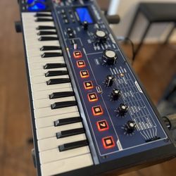 Novation MiniNova 37 Mini-key Vocoder Synthesizer