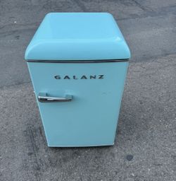 Galanz  Mini Refrigerator Fridge With Freezer With Delivery 