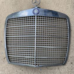 Mercedes Benz Grill