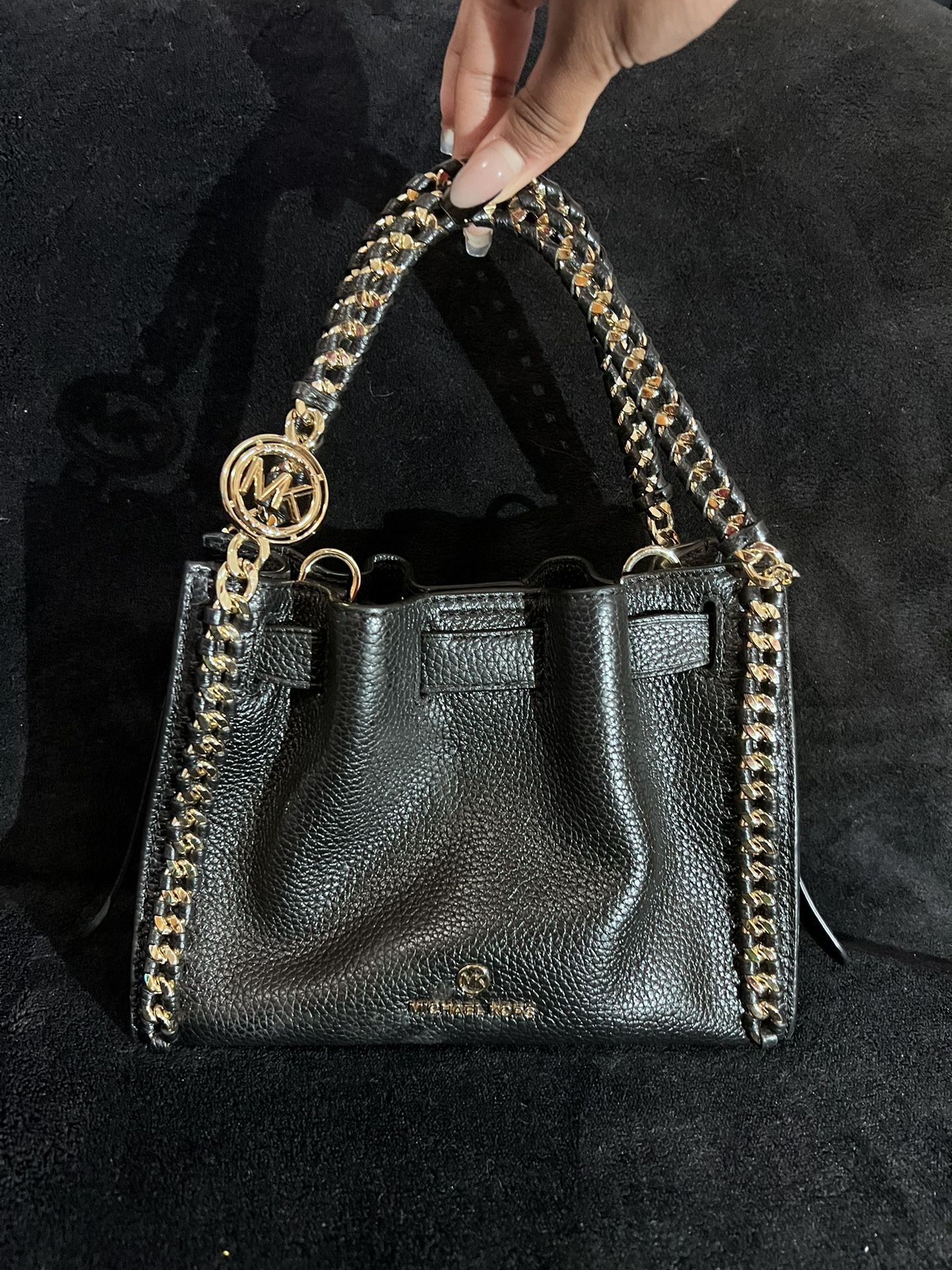 Micheal Kors Women’s Mina Medium Chain Messenger Black Bag