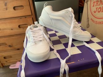 White knu skool vans size 6.5