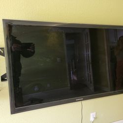 Free 46" TV - Samsung (With Wall Mount)