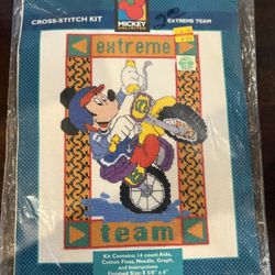 Vintage (1997) Disney Cross-Stitch Kit 