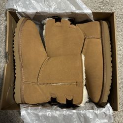 UGG Boots Bailey Bow, Size 10 Women,  Color Brown, Condition New.