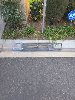 Aftermarket Toyota Pickup Grill 84-88